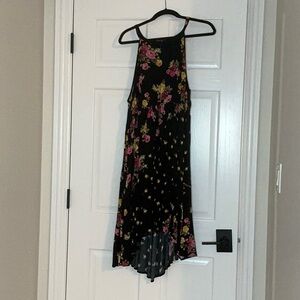 Floral Black Dress Torrid Bandana High Neck Halter
Style Hi-Low Midi Dress